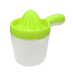 Exprimidor de Limones de Plástico con Taza Medidora, Exprimidor Manual 01BA069 01BA069 - Product Image 1