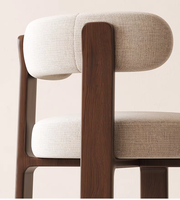 Chaise de salle à manger de luxe rembourrée en bois de frêne blanc, fauteuil rétro design à dossier haut pour maison d'hôtes élégante et salon moderne