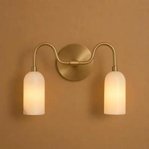 Applique murale en laiton et albâtre faite à la main, style Mid-Century inspiré de Stilnovo, double éclairage pour salle de bain de luxe, chambre et intérieur moderne - Product Image 5