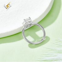 Personnalisé en gros de luxe à la mode princesse coupe pavé pierres latérales Moissanite femmes promesse mariage 925 bijoux en argent Sterling anneaux