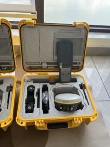 South Insight V3/V3S GPS RTK พร้อมซอฟต์แวร์ประมวลผลข้อมูล 1698 ช่องสัญญาณ GNSS RTK โมดูลนานาชาติ รองรับหลายภาษา Rtk - Product Image 3