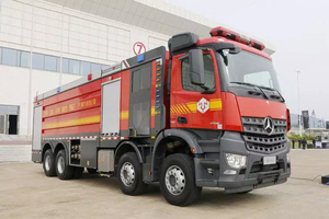 <span class=keywords><strong>Camion</strong></span> <span class=keywords><strong>de</strong></span> <span class=keywords><strong>pompier</strong></span> en mousse Mercedes 8x4 - Product Image 3
