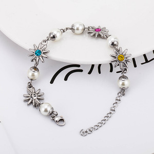yunnique Pulsera de acero de titanio con perlas de girasol y incrustaciones de cristal, joyería unisex - Product Image 3
