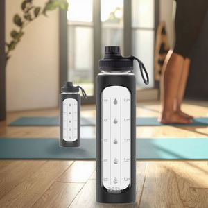 Bouteille d'eau en verre borosilicate sans BPA, anti-fuite, avec manchon en silicone, grande capacité de 1000 ml, portable pour la salle de sport, la randonnée, les sports - Product Image 1