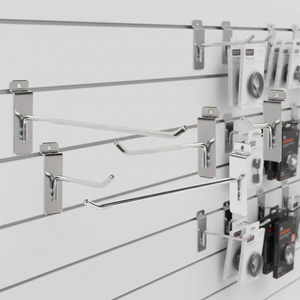 Supports de Présentation Réglables Noirs en Métal pour Panneaux Rainurés (Slatwall) et Étagères en Verre – Crochets et Accroches pour Supermarchés – Prix Abordable - Product Image 1