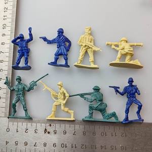 8 Giocattoli in PP Verde Bestseller, Modellini <span class=keywords><strong>di</strong></span> Soldatini Cartoon, Sculture Decorative per Tavolo <span class=keywords><strong>di</strong></span> Sabbia, Giocattoli Educativi Fai-da-Te per l'Apprendimento Precoce - Product Image 2