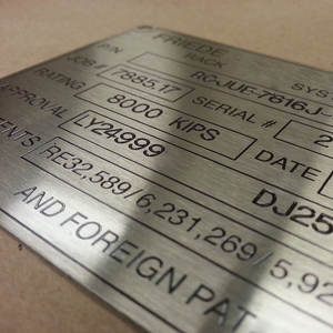 Placa de datos de impresión personalizada Etiquetas de válvula de metal Etiquetas grabadas Etiquetas de acero inoxidable con agujeros - Product Image 4