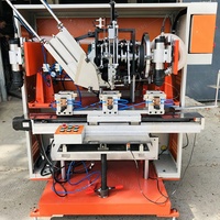 Poignée de brosse à cheveux en bois de bande faisant la machine automatique