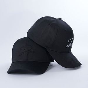 Gorras de Béisbol de Alta Calidad en Color Negro, Personalizables con Logotipo e Impresión en la Cinta Interior, Diseño de 6 Paneles con Logotipo Bordado - Product Image 5