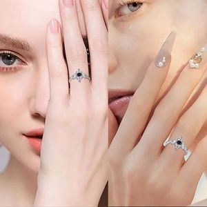 Bague Nœud Celtique Tendance avec Diamant Noir, Bagues Nœud Celtique Ondulé en Zircon Noir, Style Froid et Élégant, Bijou de Doigt Fleur - Product Image 3