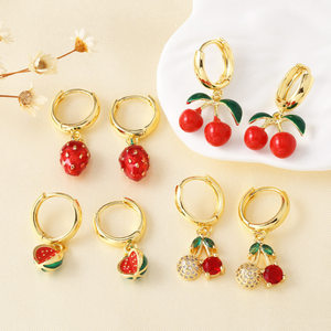 Orecchini di gioielli estivi di moda donna stile nuovo in ottone placcato oro gocciolamento frutta fragola ciliegia orecchini a cerchio - Product Image 1