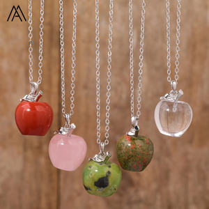 Collar pequeño de cristal de manzana, joyería de moda, cadena de plata, regalo de Navidad de tallado de manzana - Product Image 1