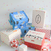 Carpeta de Regalo Sorpresa Personalizada de Fábrica, de Cartón Reciclable Corrugado, con Logotipo en Relieve, Mariposas y Esponja Explosiva