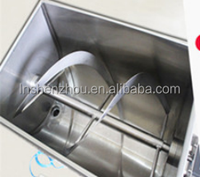 Machine de remplissage de liquide de pâte semi-automatique multifonctionnelle pour les boissons, les produits chimiques, les vernis à ongles et les sacs d'emballage fabriqués en Chine