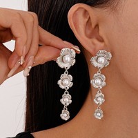 Anting-anting panjang Perancis antik perhiasan wanita logam bunga mawar desain anting-anting modis rumbai mutiara