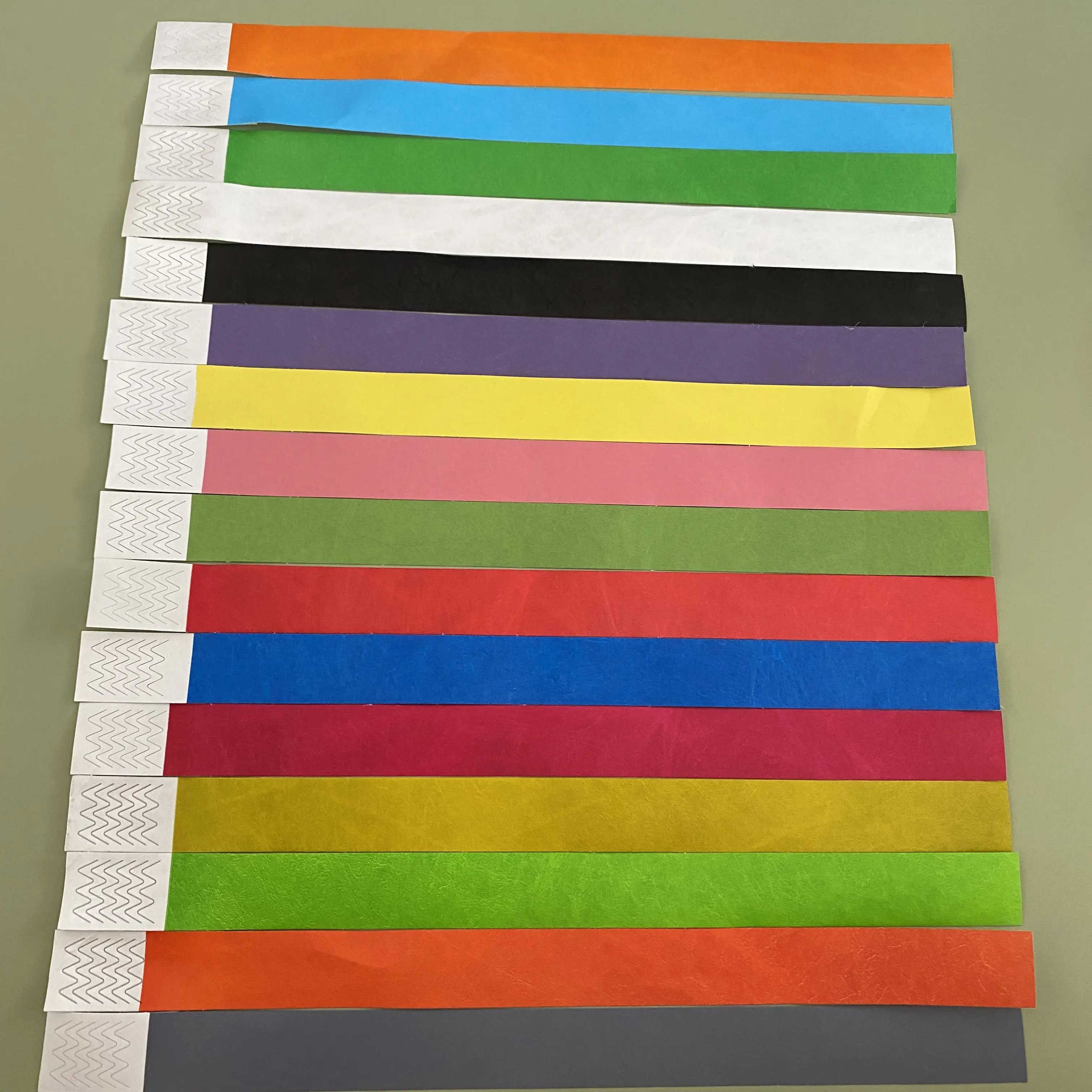 Free sample Hot-selling Plain Color One Time Use Tyvek Wristbands for Events and Party
