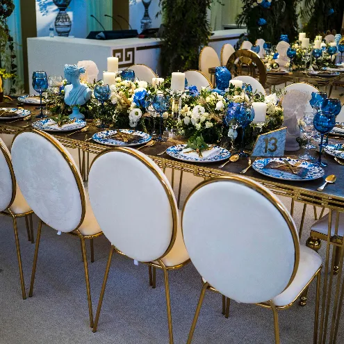 क्लासिक डिजाइन दौर वापस रेस्तरां कुर्सियों होटल घटना किराए पर लेने के लिए स्वर्ण धातु पैर शादी कुर्सियों