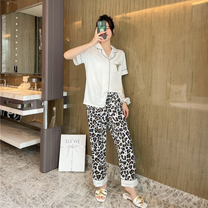 Phụ Nữ Của Áo Ngủ 2 Mảnh Bộ Đồ Ngủ Băng Lụa Ngắn Tay Áo Quần Tiger In Cô Gái Nhà Mặc Đồ Ngủ - Product Image 3