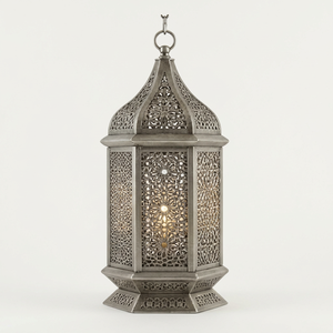 Nueva Linterna de Hierro Vintage Hecha a Mano con Diseño Intrincado para Decoración del Hogar - Product Image 1