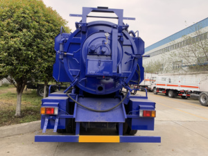 Camion aspirateur professionnel 700P avec pompe à eau haute pression et tuyau d'aspiration pour l'entretien des fosses septiques et des canalisations - Product Image 5