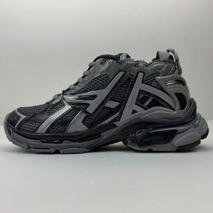 รองเท้าผู้ชายสีดำแบบผูกเชือก กันน้ำ กันลื่น เพิ่มความสูง ระบายอากาศได้ดี พื้นรองเท้าดูดซับแรงกระแทก ป้องกันกลิ่นอับ ใช้ได้ทุกฤดู - Product Image 2