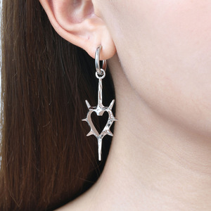 Évider <span class=keywords><strong>Brier</strong></span> Coeur Oreille Manchette Couple Boucles D'oreilles Unisexe Conception De Niche À La Mode - Product Image 2
