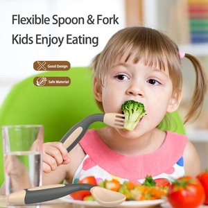 <span class=keywords><strong>Cuchara</strong></span> plegable de plástico PP para niños pequeños, <span class=keywords><strong>cuchara</strong></span> flexible para alimentación de sopa y tenedor con mango curvo - Product Image 3