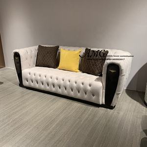 أريكة بنتلي فاخرة خفيفة وعصرية على شكل حرف U في الزاوية ذات تصميم جديد - Product Image 3