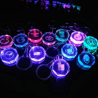 Porte-clés LED 3D en cristal personnalisé, lampe décorative, porte-clés gravé avec lumière nocturne colorée pour cadeau de vacances
