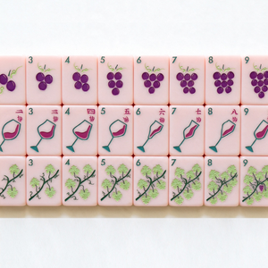 Set Mahjong Americano a Tema Vino Rosé, 160 Tessere, con Bicchieri in Acrilico Rosa, Vendita all'Ingrosso Diretta dalla Fabbrica - Product Image 4