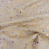 Tissu satiné texturé jaune moutarde avec broderie de sequins argentés ondulés pour robe de soirée, robe de mariée, cheongsam
