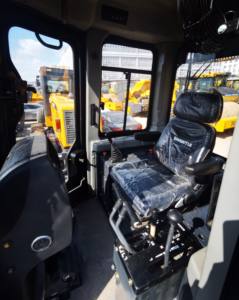 Bulldozer sur chenilles d'occasion de taille moyenne fabriqué en Chine, Shantui SD16, 160 CV, capacité de la benne de 4,5 m, moteur <span class=keywords><strong>à</strong></span> roulement, modèle 2022 - Product Image 6