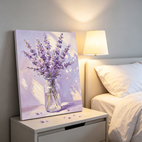 Peinture à l'huile impressionniste de nature morte, lavande pastel sereine, peinte à la main, vase de fleurs violet pâle, toile haute définition pour mur