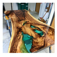 Grande table à manger en bois de noyer en résine époxy bleu clair pour salon