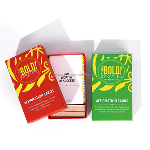 Jeu de cartes d'affirmations de phrases d'amour de soi avec impression personnalisée et support en bois - Product Image 1