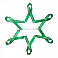 Rubans de sensibilisation personnalisés en polyester vert satiné avec boucle papillon et logo pour rubans de sensibilisation