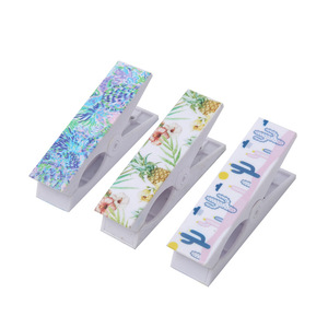 Pinces à serviettes de plage géantes personnalisées à impression intégrale, motifs variés (tropicaux, floraux, cactus, Halloween), grandes pinces en plastique coupe-vent pour piscine - Product Image 3