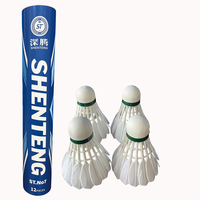 Volants de badminton professionnels NO 7 à plumes droites - Précisement fabriqués, stables/durables, idéaux pour l'entraînement sportif