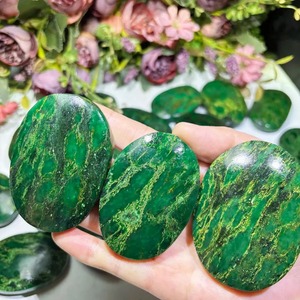 Pierre de palmier émeraude de haute qualité en gros pour la décoration intérieure et les décorations Feng Shui – Accessoire élégant - Product Image 4