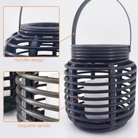 Lanterne antique solaire de jardin de Hanko avec le panier solaire de rotin en forme de colonne de rotin de PVC