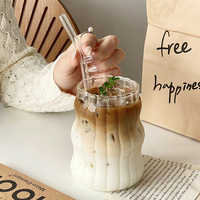 Vente en gros de verres à boisson en verre borosilicate de haute qualité, grande capacité, transparents, en forme de nuage, design mignon, pour jus et petit-déjeuner, esthétique de haute qualité