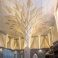 Panneaux de plafond suspendus décoratifs en aluminium ignifuges, imperméables et thermolaqués pour hall d'hôtel