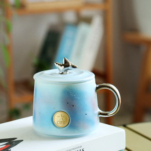 Tasse en céramique avec couvercle, motif étoile, poignée en queue de poisson électroplaquée, tasse en porcelaine pour cadeau féminin, occasion spéciale - Product Image 4