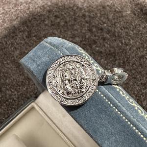 Nuevo Colgante Pixiu de Plata Pura S925 Estilo Chino con Diseño Personalizado, Tallado de Lujo y Seguro, Venta al por Mayor - Product Image 4