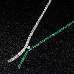 Collar de Oro Blanco de 14K con Esmeralda de Corte Ovalado y Diamantes, Diseño de Exportador Indio, Joyería de Lujo para Mujer, Suministro Mundial - Product Image 3