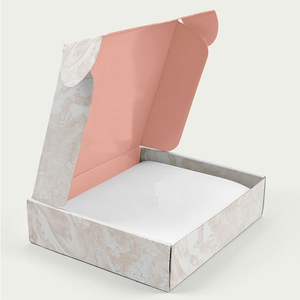 Flexographie personnalisée Couvercle triangulaire et base Emballage de cadeau de pizza avec logo Boîte à gâteau en carton de luxe en forme d'arbre de Noël - Product Image 5