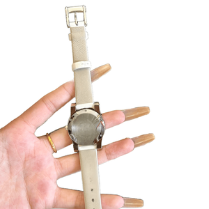 Reloj de Lujo para Mujer con Diamantes Incrustados, Bisel de Cristal Brillante, Esfera con Números Romanos, Elegante Reloj de Pulsera - Product Image 4