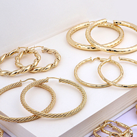 Arracadas Gruesas Personalizadas CC con Nombre y Letras de Cuerda en Latón Chapado en Oro de 14K para Mujer