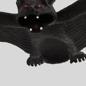 Decorazioni di Halloween Pafu, Pipistrelli Vampiro in Gomma da Appendere, Ornamenti Realistici e Spaventosi, Neri, 23x11x0.8cm - Product Image 3