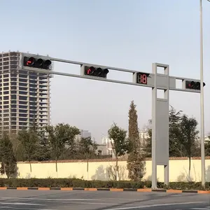 Prix bon marché des surfaces lisses pôle de signalisation de trafic pour l'autoroute